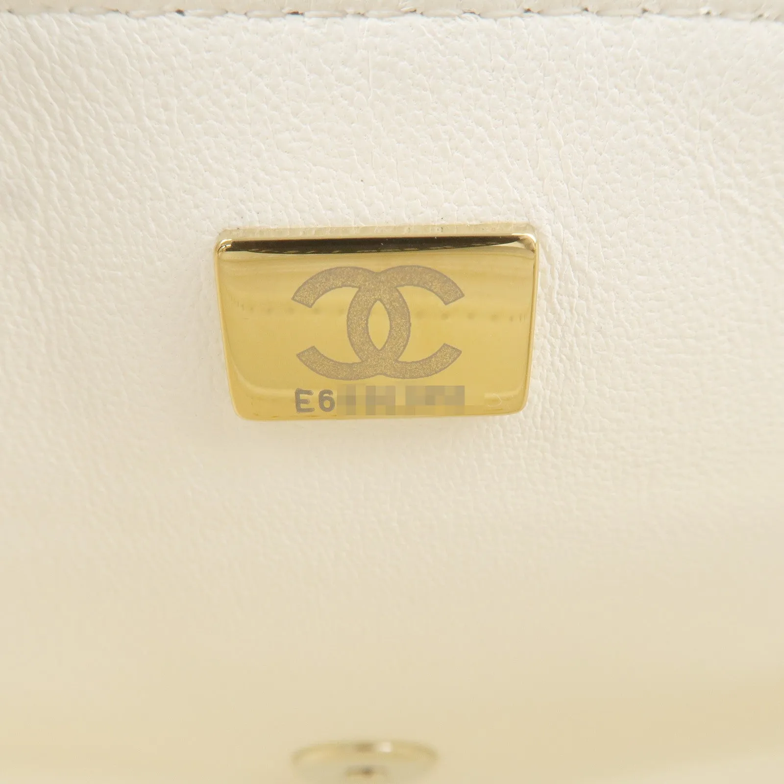 CHANEL Chocolate Bar Mini Matelasse Lamb Skin Shoulder Bag White