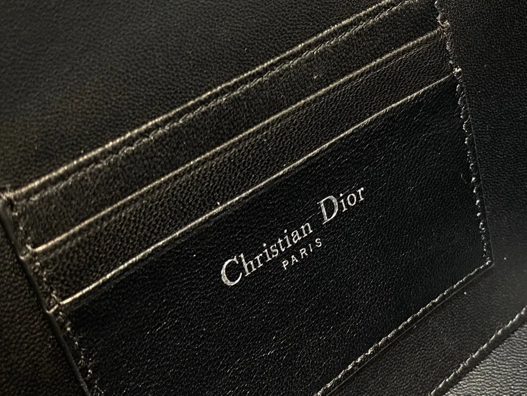 DR245 Caro Box Bag with Chain / HIGHEST QUALITY VERSION / 7 x 5 x 2 inches