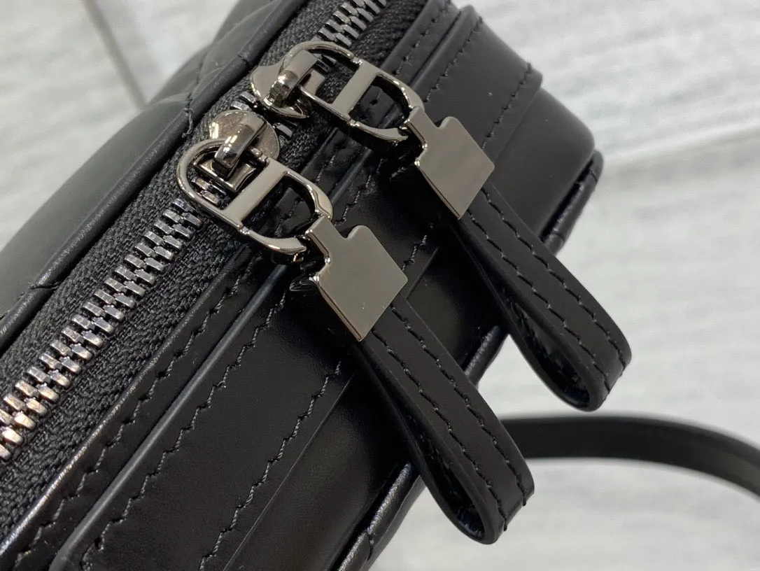 DR245 Caro Box Bag with Chain / HIGHEST QUALITY VERSION / 7 x 5 x 2 inches