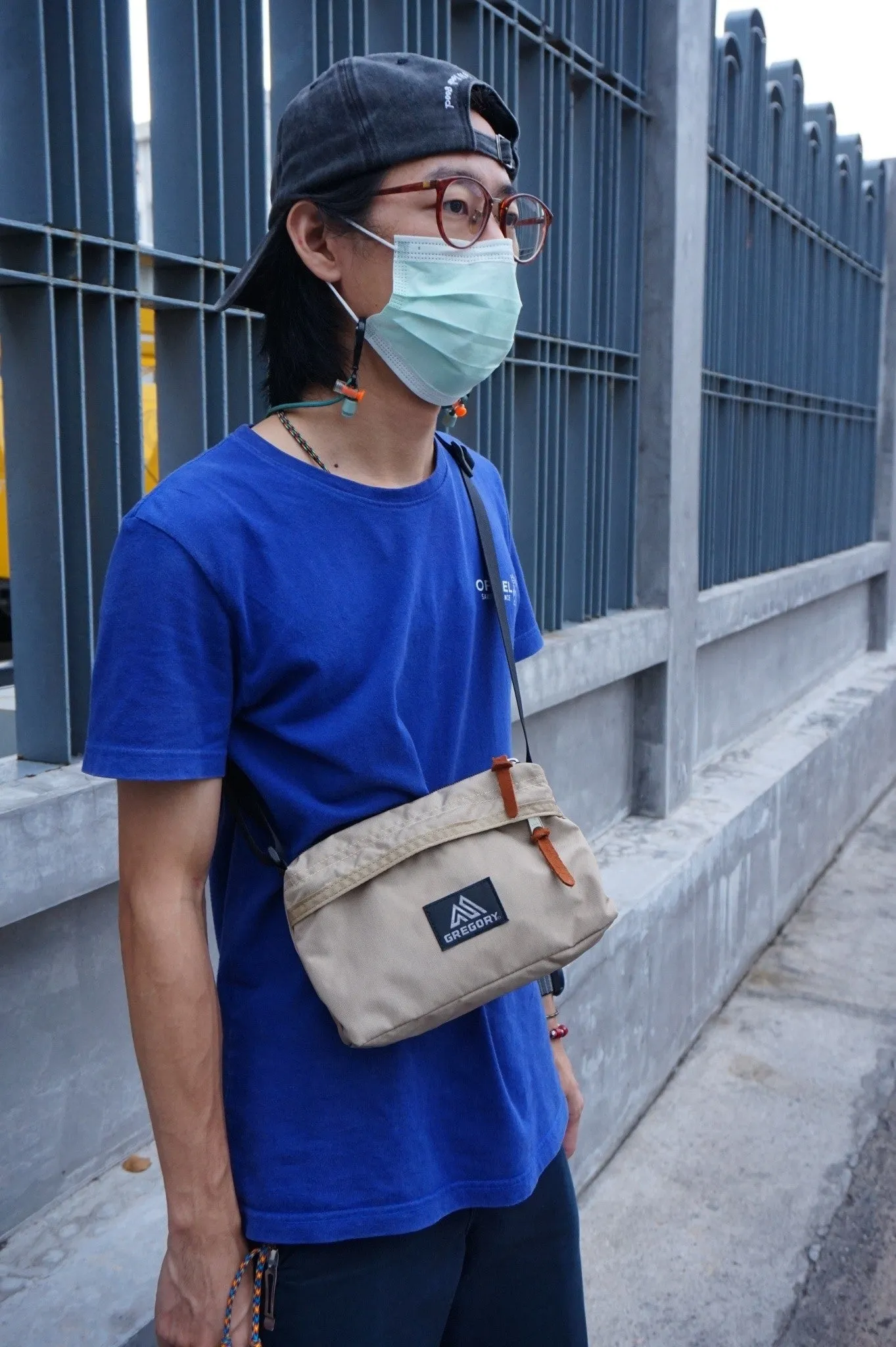 Envelope Shoulder