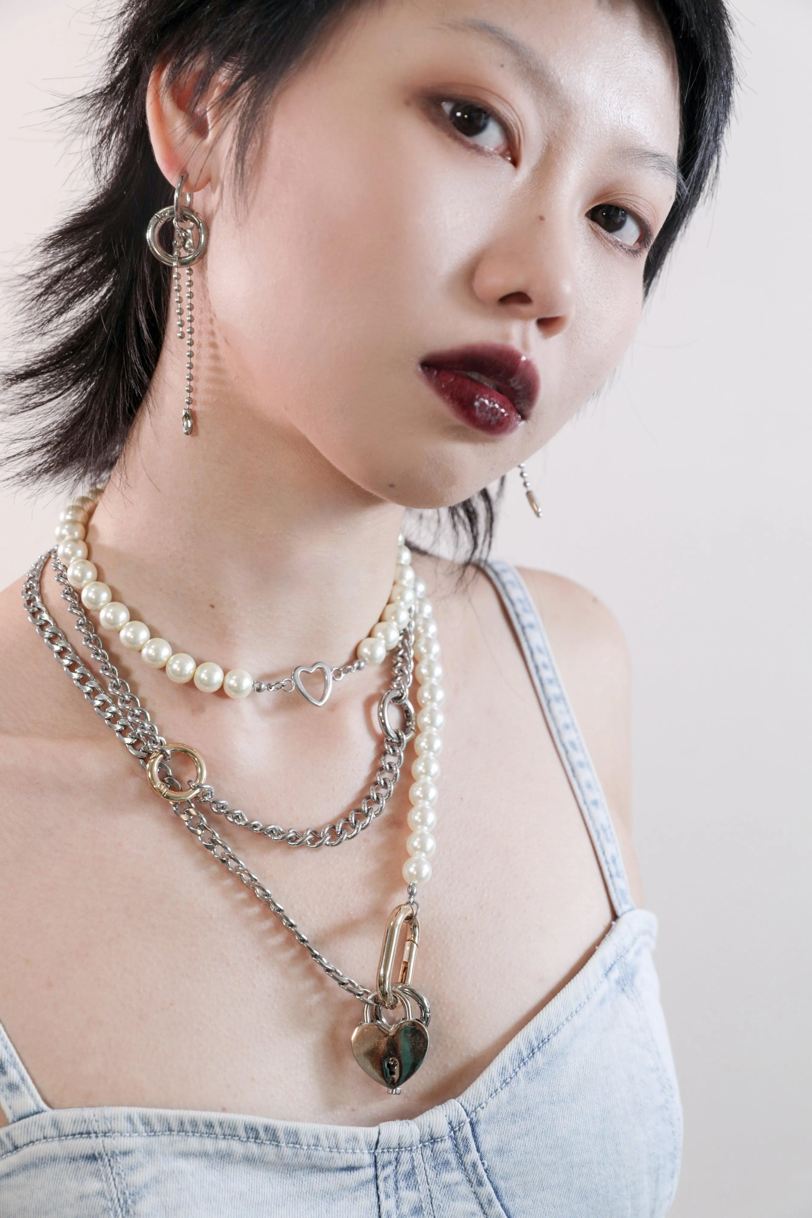 Fervooor Asymmetric waterproof oring and chains earrings