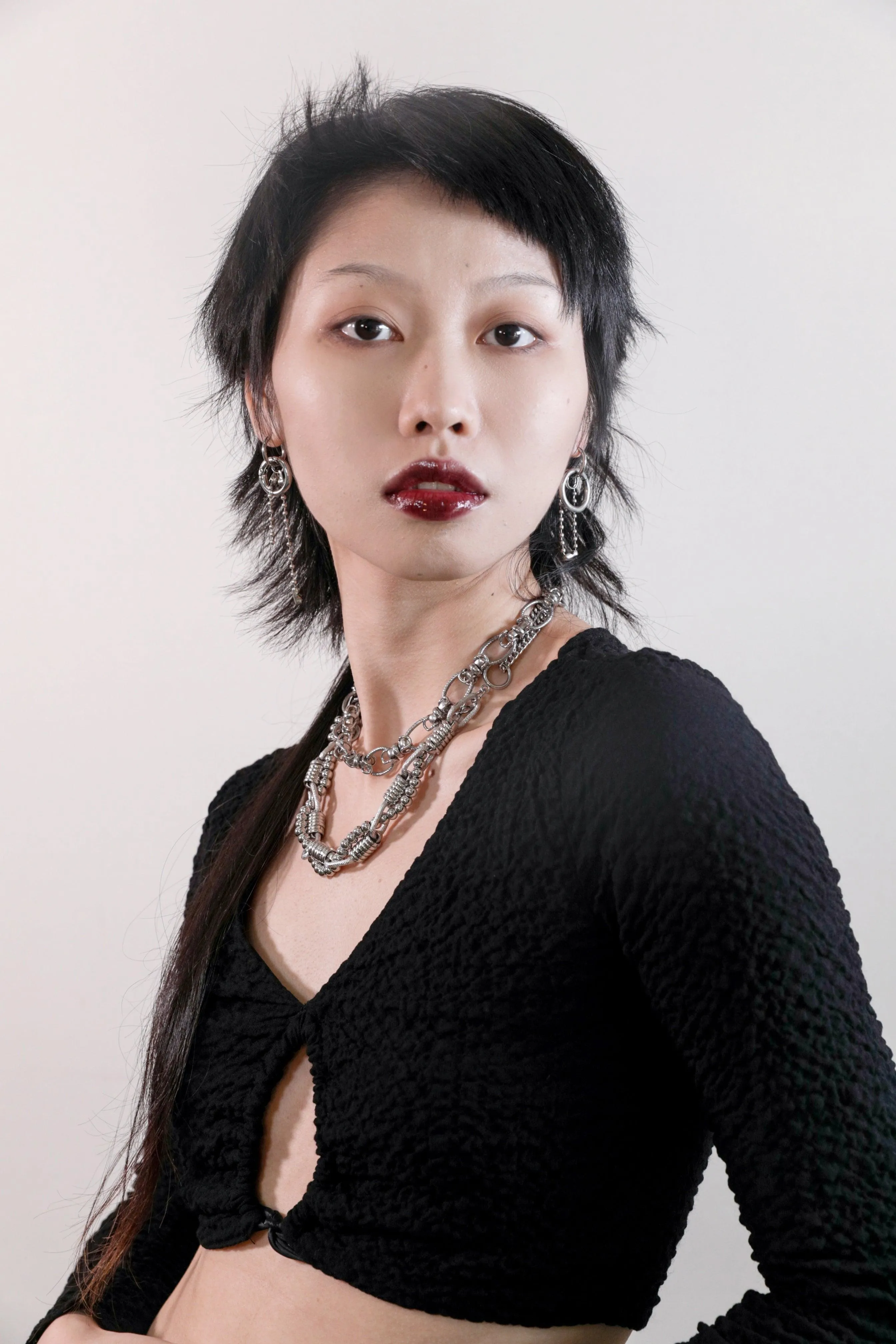 Fervooor Asymmetric waterproof oring and chains earrings