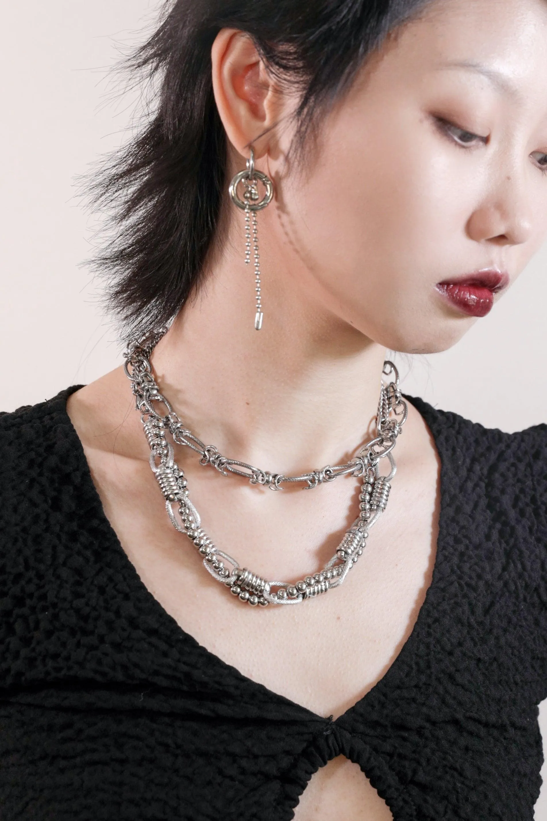 Fervooor Asymmetric waterproof oring and chains earrings