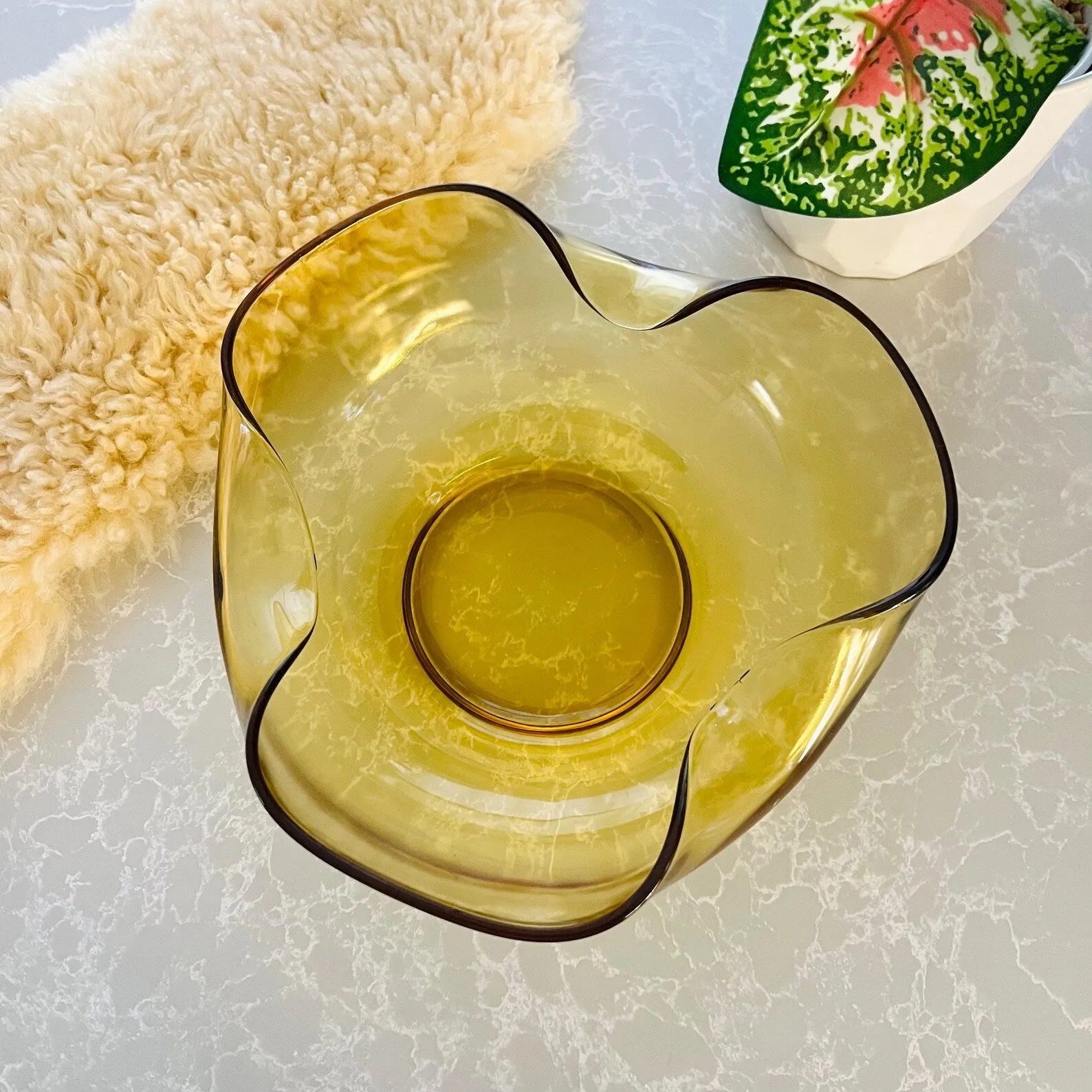 FORA STUDIOS| Vintage 1960s Amber Glass Fruit Bowl