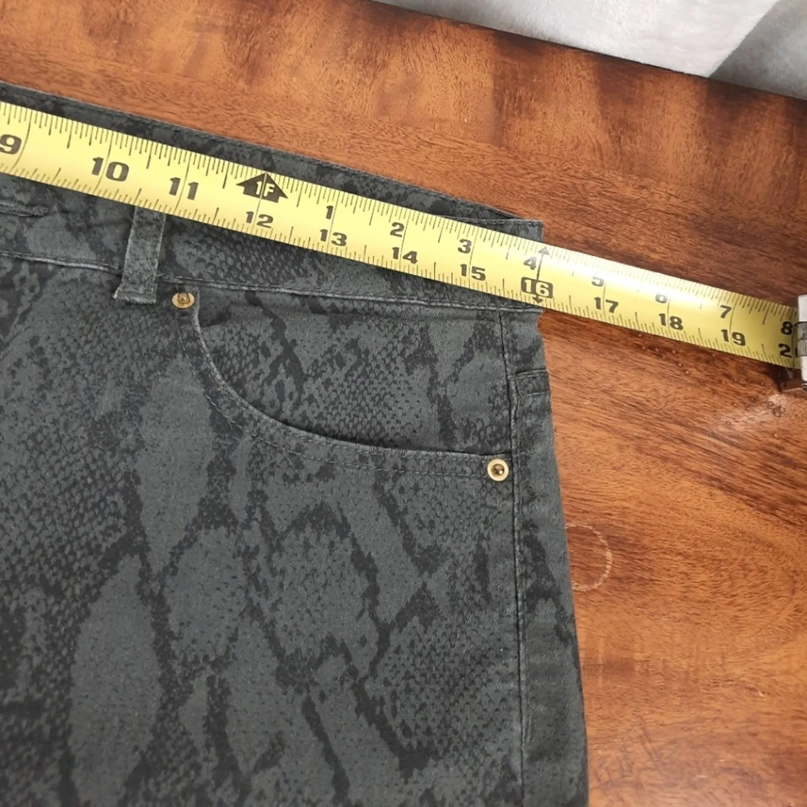 H&M Snakeskin Jeggings EUC